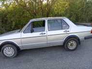 سيارة للبيع من نوع jetta 