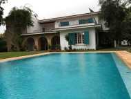 Superbe villa avec piscine au quartier Souissi 
