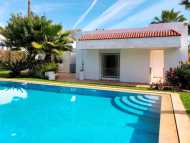 Belle villa avec piscine à louer à Souissi 