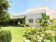 Villa de standing avec piscine à Souissi 