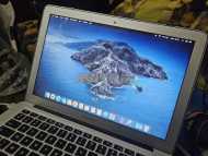 Je vends un ordinateur portable MacBook Air.